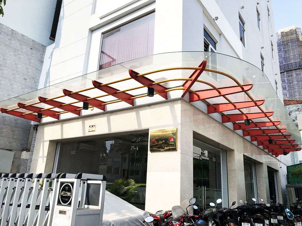 Báo Giá Thi Công Lắp Đặt Mái Che Lấy Sáng Polycarbonate Tại TPHCM